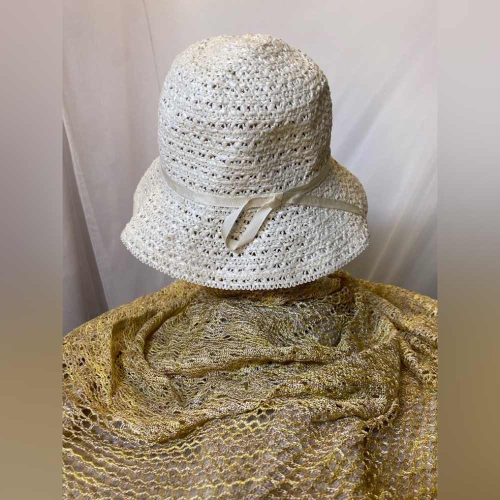 Vintage white hat